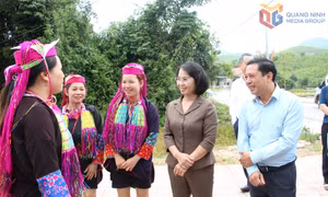 Phó Bí thư Thường trực Tỉnh ủy Trịnh Thị Minh Thanh làm việc tại xã Lương Minh và xã Ba Chẽ