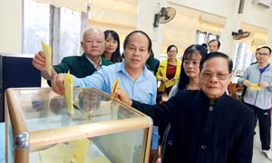 Tiếp tục xây những "cây cầu" nối ý Đảng - lòng dân