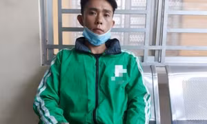 Giật điện thoại bán mua ma tuý mới biết nạn nhân là người quen
