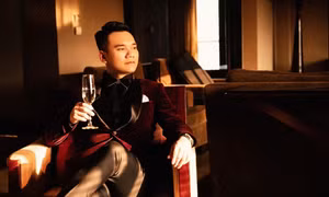 Khắc Việt ra mắt MV “Hiện đại”