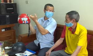 Người đưa Luật Giao thông đến với người dân