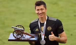 Vượt Messi và Ronaldo, Lewandowski giành Chiếc giày vàng châu Âu đầu tiên trong sự nghiệp
