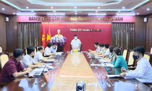 Phó Bí thư Thường trực Tỉnh ủy làm việc với Đảng ủy Khối các cơ quan tỉnh