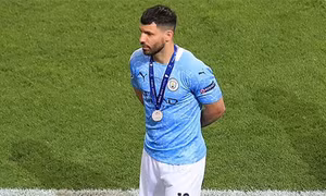 Aguero không trở lại Anh, bay thẳng đến Barcelona