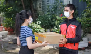 Cuộc chiến giao nhận và ‘miếng bánh’ bị bỏ quên: Giao hàng cá nhân toàn quốc