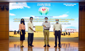 Tiếp nhận ủng hộ người khuyết tật & trẻ mồ côi tỉnh 