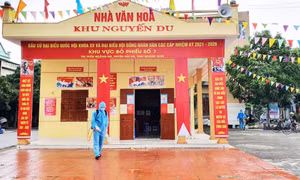 Khử khuẩn, đảm bảo an toàn tất cả khu vực bầu cử