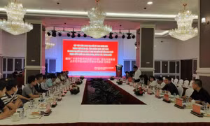 Đoàn Đại biểu khu thí điểm mở cửa khai phá trọng điểm Quốc gia Đông Hưng, Quảng Tây, Trung Quốc làm việc với TP Móng Cái, Việt Nam