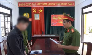 Bắt nam thanh niên dùng clip nhạy cảm để cưỡng dâm bạn gái cũ