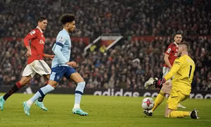 Man Utd trở lại Top 4