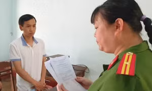 Nghi vợ ngoại tình, chồng đâm 2 người đàn ông rồi tự sát