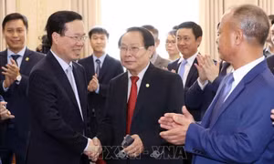 Chủ tịch nước Võ Văn Thưởng thăm Đại sứ quán và cộng đồng người Việt tại Lào