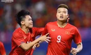 Chật vật thắng U22 Lào, U22 Việt Nam xếp sau U22 Thái Lan