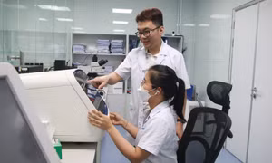 Bác sĩ trẻ đam mê nghiên cứu khoa học