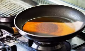 Mẹo xử lý dầu ăn thừa đúng cách, an toàn