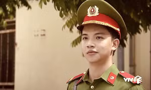 Cuộc đời vẫn đẹp sao: Con trai "hết nước chấm" của ông Lưu ngoài đời điển trai, đa tài