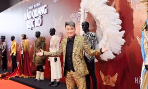 Loạn danh xưng: Sự lộn xộn, hào quang giả tạo trong showbiz Việt