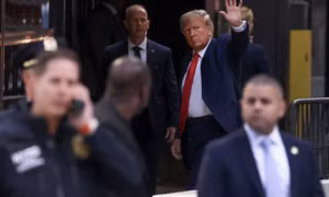 Ông Trump đã đến thành phố New York chuẩn bị cho ngày ra toà án ở Mahattan