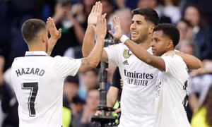 Benzema lập hattrick, Real Madrid nhấn chìm đối thủ