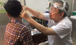 Thường xuyên đeo tai nghe âm lượng lớn, có thể mất thính lực