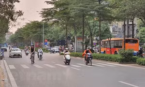 Đông Bắc có mưa phùn, Tây Bắc và Trung Bộ nắng nóng gay gắt
