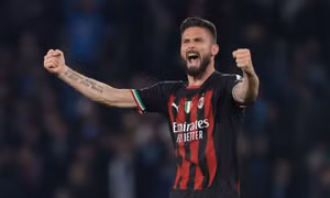 Vào bán kết, AC Milan ra thông báo về Giroud