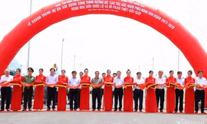 Thông xe 2 cao tốc, Thủ tướng cảm ơn người dân nhường nhà đất cho dự án