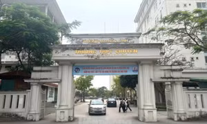 Nghệ An: Tạm ngưng việc cô giáo chủ nhiệm lớp có nữ sinh tự tử