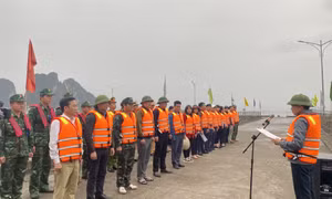 TP Hạ Long ra quân đợt cao điểm về công tác bảo vệ môi trường biển