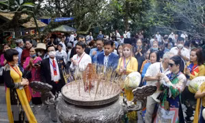 Giỗ Tổ Hùng Vương: Người Việt Nam ở nước ngoài tri ân công đức tổ tiên