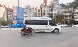 Tái diễn tình trạng "quên" đội mũ bảo hiểm