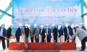 Hợp long cầu Vân Tiên - cầu dài nhất tỉnh Quảng Ninh