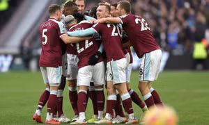 West Ham quật ngã Chelsea