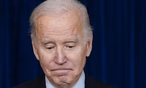 Tỷ lệ ủng hộ ông Biden thấp kỷ lục