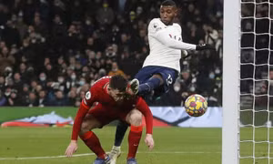 Liverpool bị Tottenham cầm chân