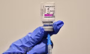 Lý giải nguyên nhân biến chứng đông máu sau tiêm vaccine AstraZeneca