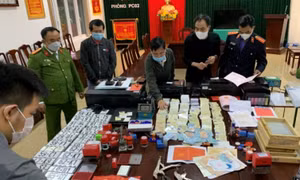 Đường dây làm giả hàng chục nghìn con dấu, tài liệu