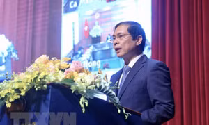 Định hướng đối ngoại mới: Địa phương và doanh nghiệp ở trung tâm