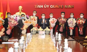Bí Thư Tỉnh ủy gặp mặt các Linh mục nhân dịp Giáng sinh