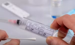 WHO: Omicron lây nhanh và gây bệnh cho những người đã tiêm vaccine