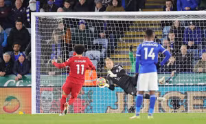 Liverpool thua vì Salah đá hỏng phạt đền