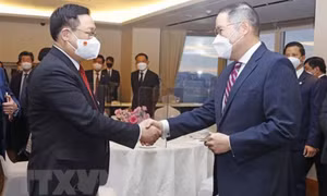Chủ tịch Quốc hội Vương Đình Huệ tiếp đại diện một số tập đoàn lớn của Hàn Quốc