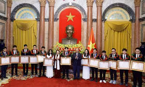 Chủ tịch nước trao tặng Huân chương Lao động cho học sinh đoạt giải Olympic quốc tế
