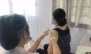 Sáng 12/12: Gần 1.200 ca COVID-19 nặng đang thở máy, ECMO; 6 chiến lược y tế trong giai đoạn mới của TP.HCM
