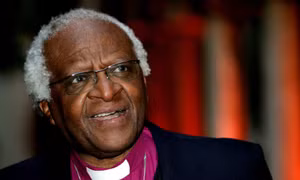 Biểu tượng chống phân biệt chủng tộc, Tổng Giám mục Desmond Tutu qua đời ở tuổi 90