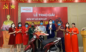 Viettel Quảng Ninh trao xe máy SH cho khách hàng trúng thưởng