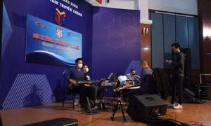 10 thí sinh nỗ lực tập luyện cho vòng chung kết Việt Nam Cuộc thi Tiếng hát hữu nghị Việt - Trung 2021