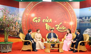 Rộn ràng chương trình cầu truyền hình trực tiếp “Gõ cửa mùa xuân”