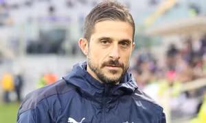 Thêm một HLV mất việc ở Serie A