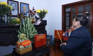 Thủ tướng Phạm Minh Chính dâng hương cố Thủ tướng Phạm Văn Đồng
